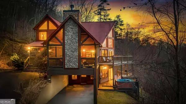 313 Spruce CIR, Mineral Bluff, GA 30559