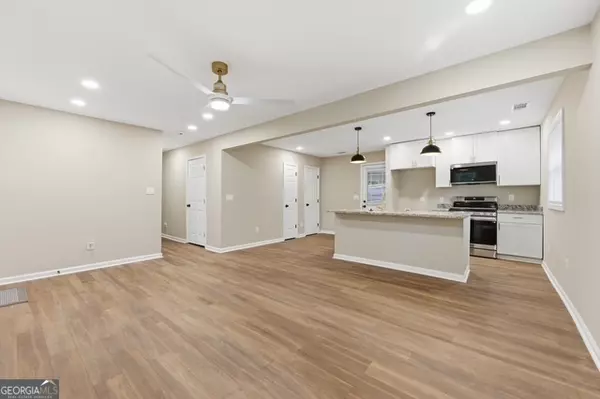 Atlanta, GA 30331,2332 Barge RD SW