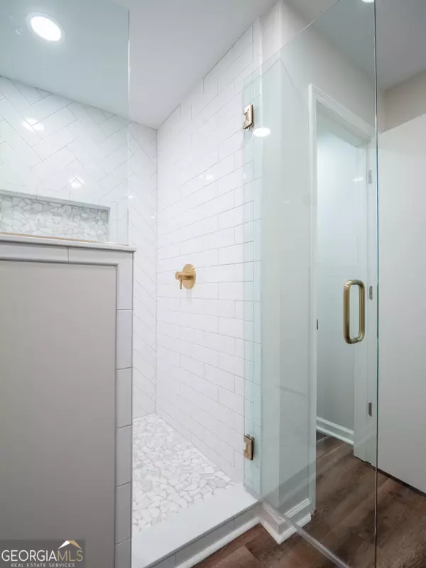 Valdosta, GA 31602,2102 Park LN