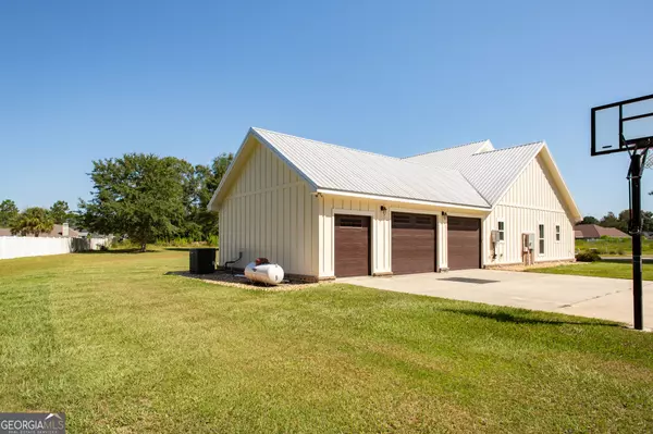 Waycross, GA 31503,664 Saddle CIR