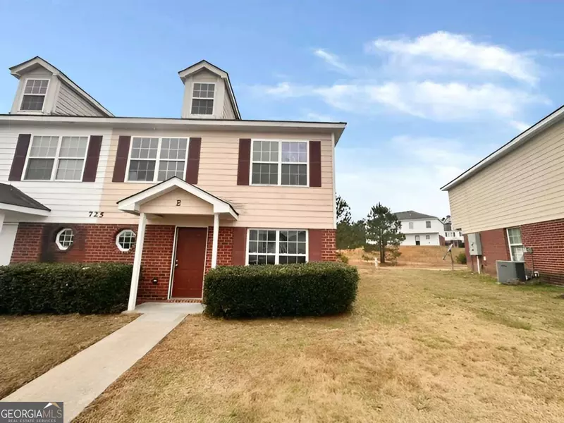 725 Wheel House LN #B, Monroe, GA 30655