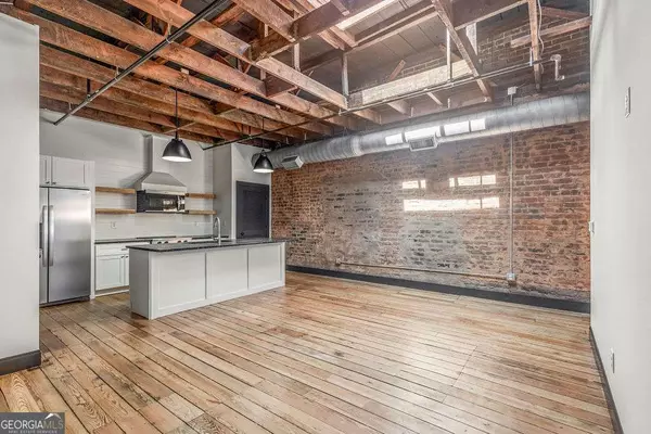 Newnan, GA 30263,13 Greenville ST #B