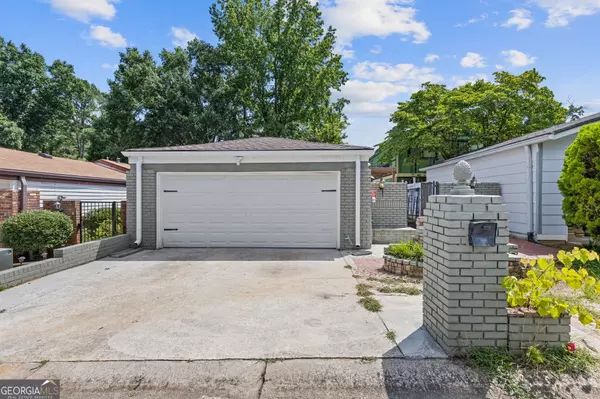 935 Bobcat CT SE, Marietta, GA 30067