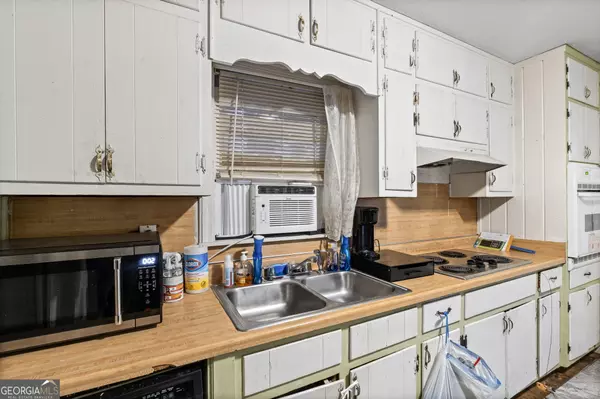 Forest Park, GA 30297,865 Oakdale DR