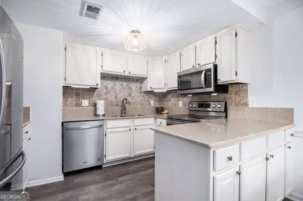 Roswell, GA 30075,1010 Sasha LN