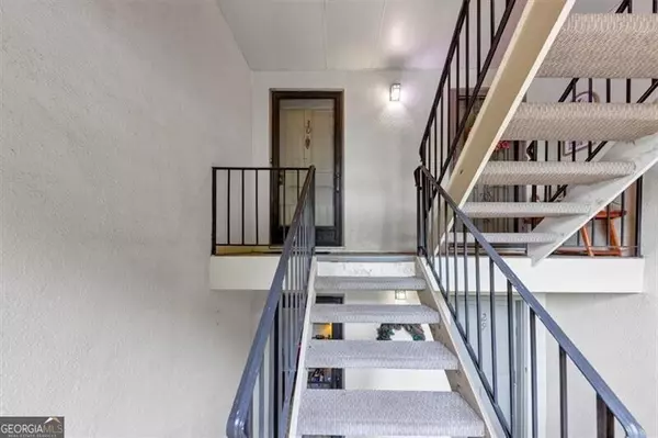 Atlanta, GA 30327,30 Chaumont SQ NW