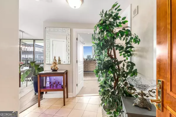 700 Park Regency PL NE #1603, Atlanta, GA 30326