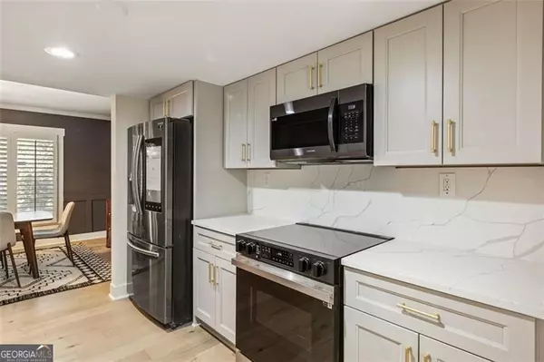 Atlanta, GA 30342,72 IVY