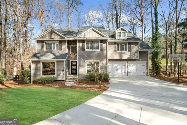 10155 Cresent Hill LN, Roswell, GA 30076
