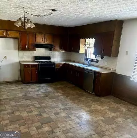 Conyers, GA 30094,2115 Lost Forest LN SW