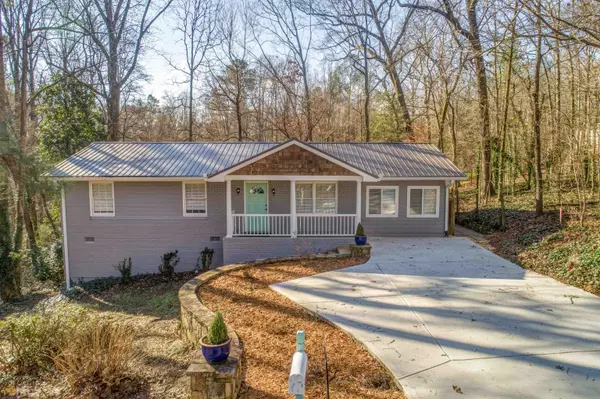 112 Juniper, Roswell, GA 30075