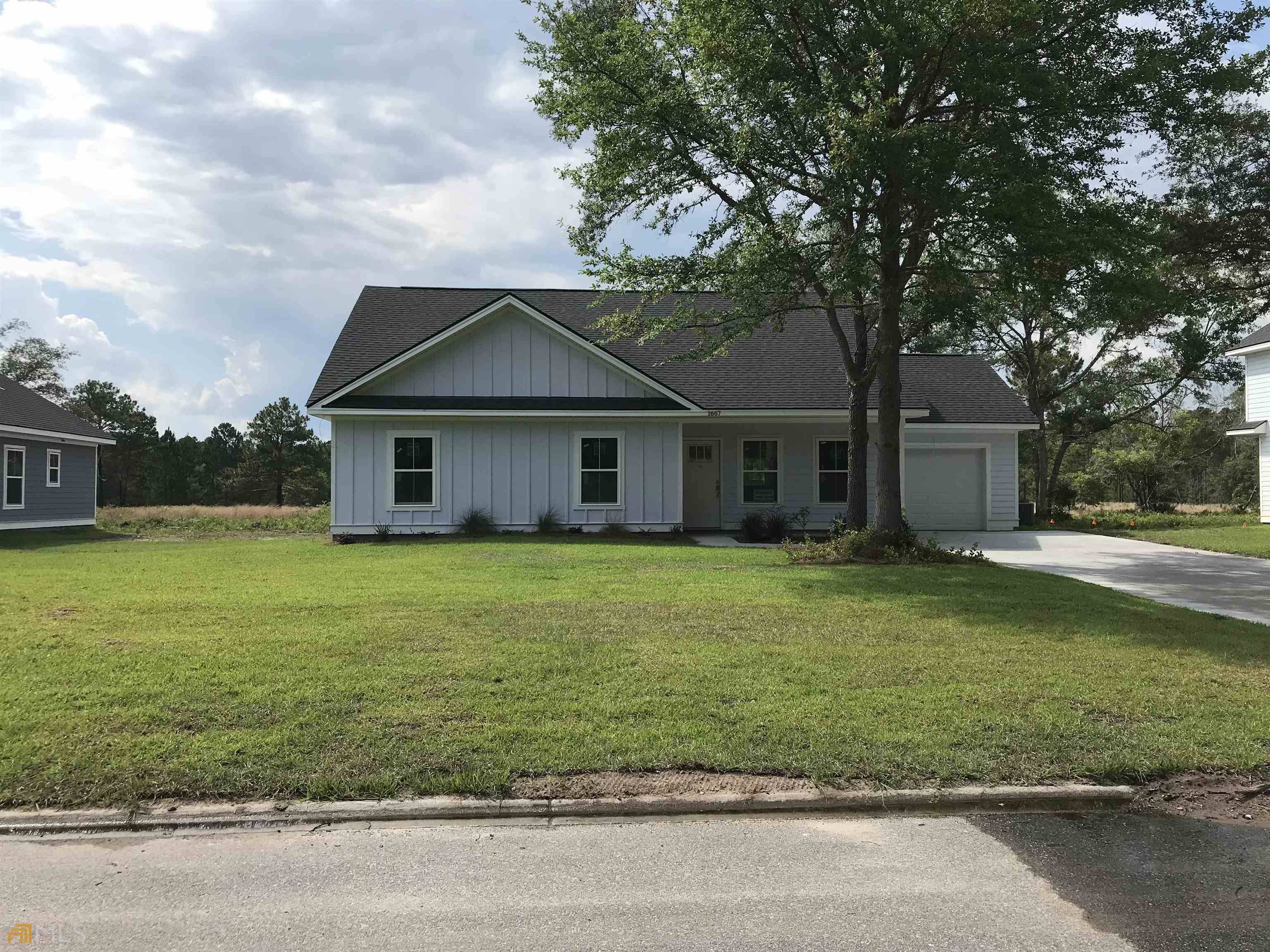 1667 Ashantilly DR SE, Darien, GA 31305