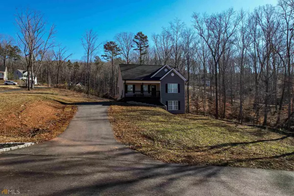 Dahlonega, GA 30533,320 Estate