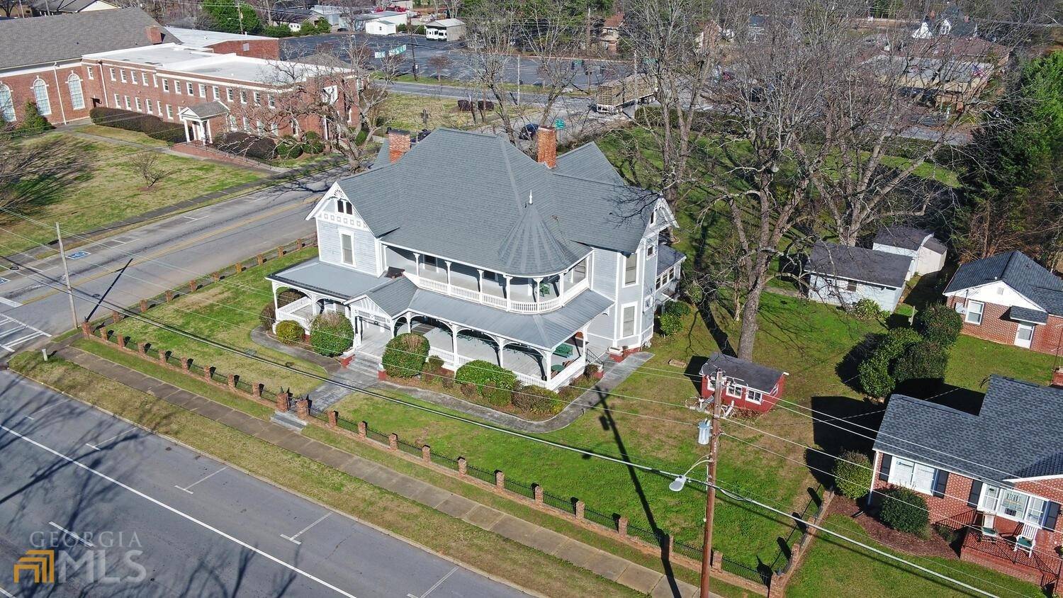 137 E Howell Street ST,  Hartwell,  GA 30643