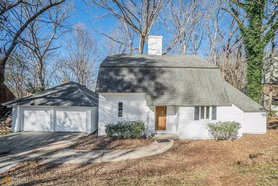 4018 Dunbarton, Roswell, GA 30075