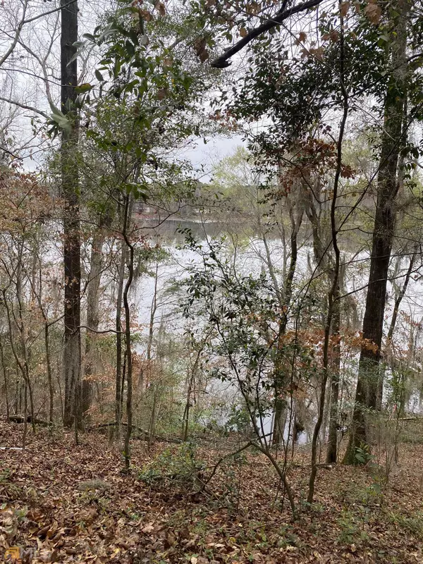 Perry, GA 31069,143 S Lake