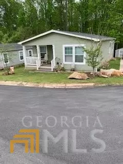 144 E Williow, Newnan, GA 30263