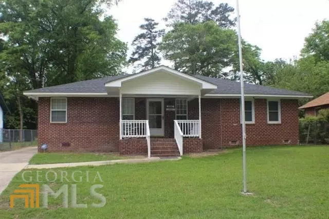 1665 Woodrow, Macon, GA 31206