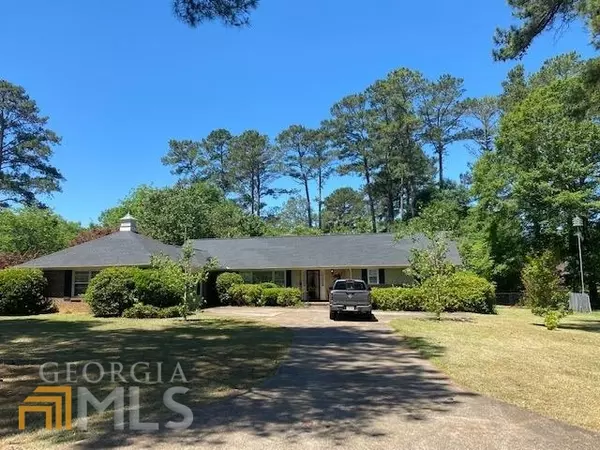 91 Georgian Terrace, West Point, GA 31833