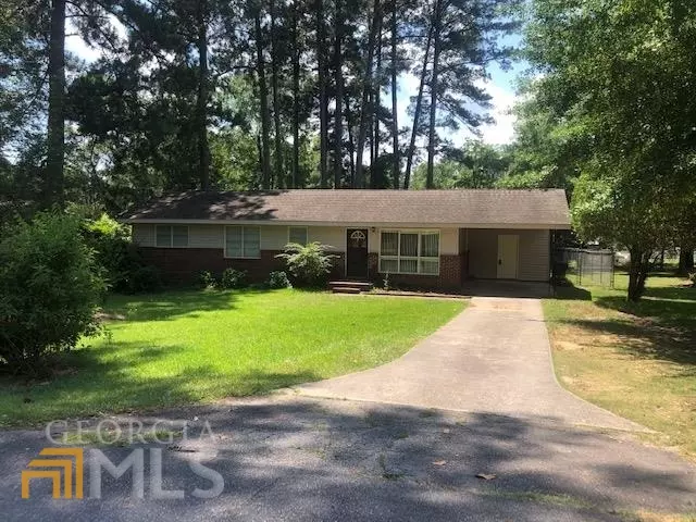 1706 Cedarwood Rd, Milledgeville, GA 31061