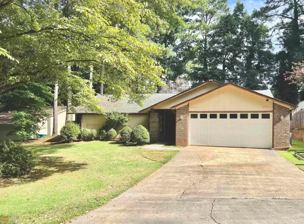 102 Lake Forest, Peachtree City, GA 30269