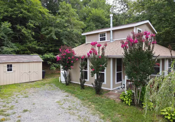 1216 Bugscuffle, Hiawassee, GA 30546