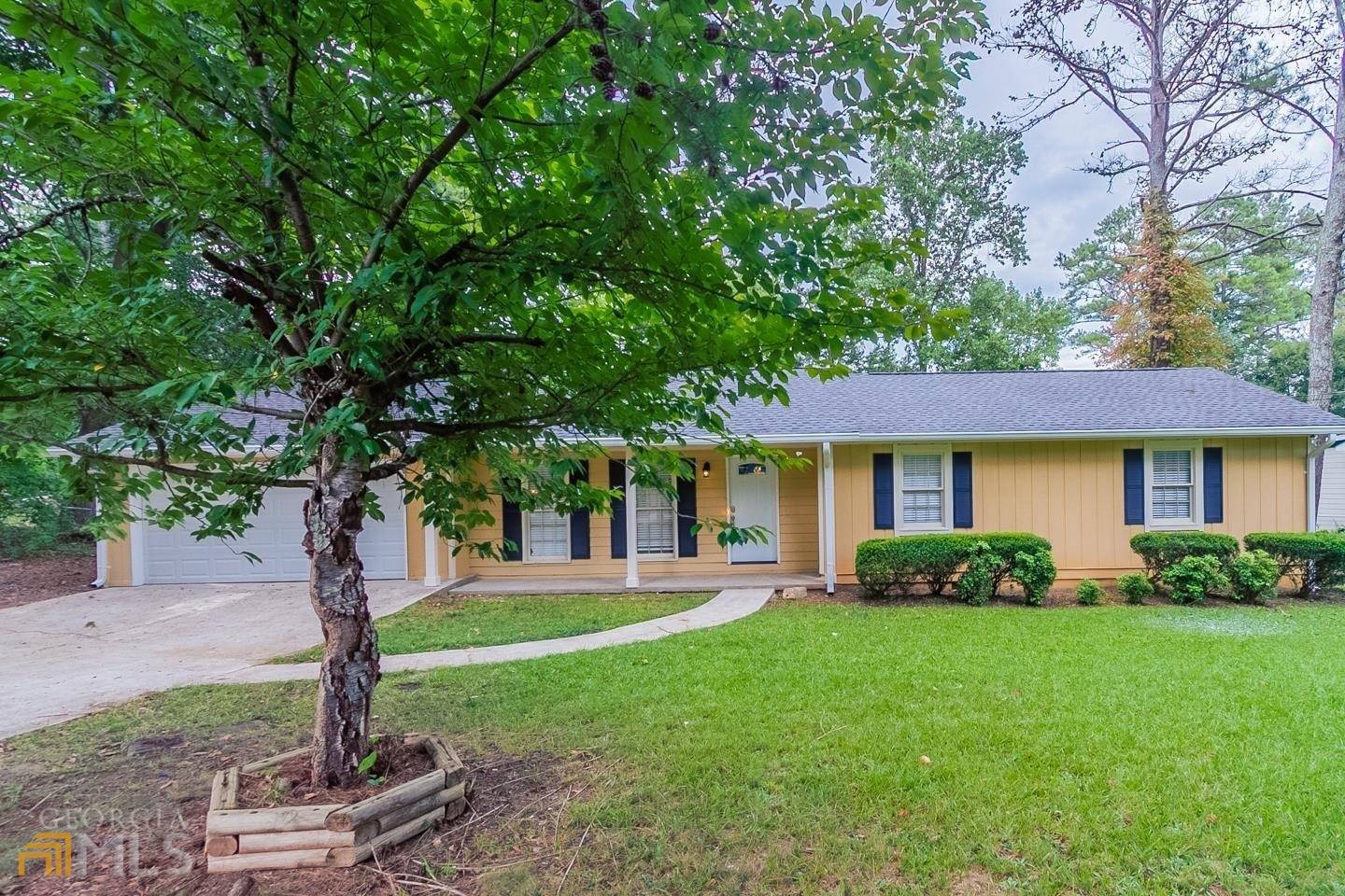 4044 Huddersfield DR, Snellville, GA 30039