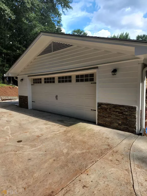 Stone Mountain, GA 30083,897 Gordon ST