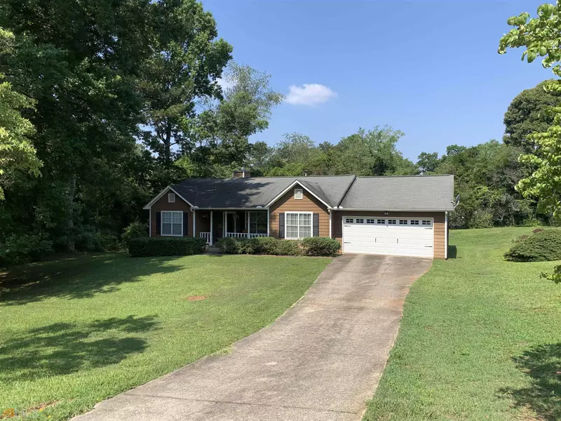 100 Farmbrook, Stockbridge, GA 30281