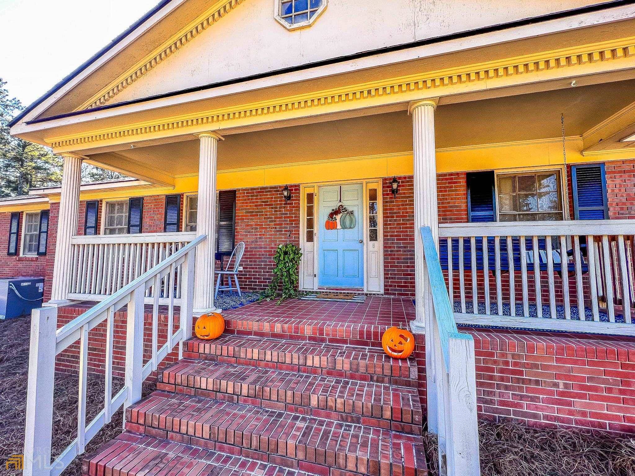 Cochran, GA 31014,111 Hillside DR