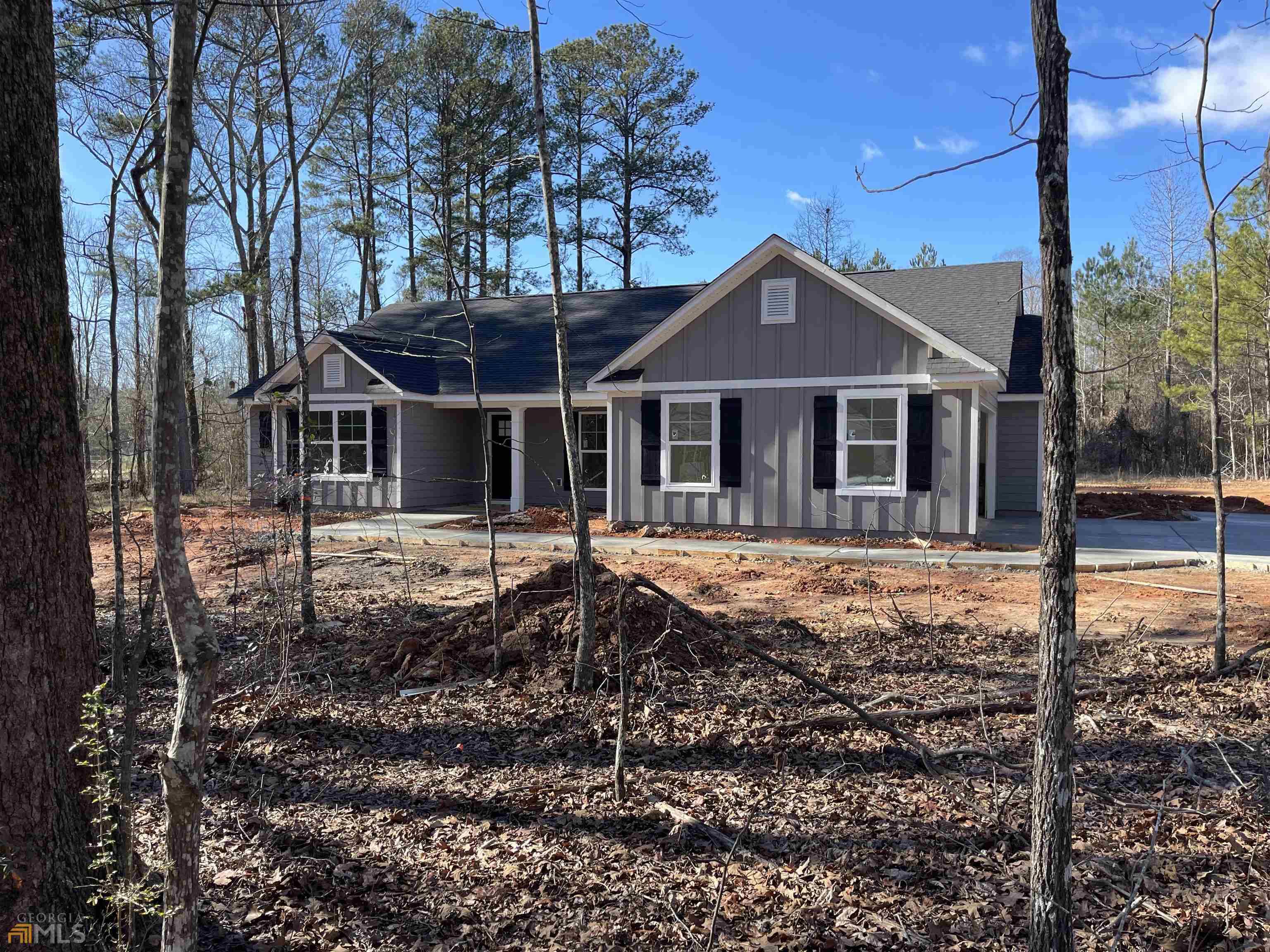1788 Standing Rock RD, Senoia, GA 30276