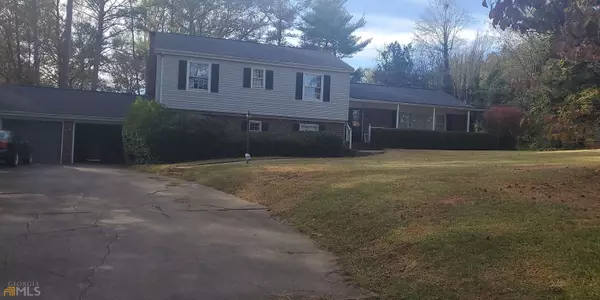 207 Arrowhead DR, Cartersville, GA 30120