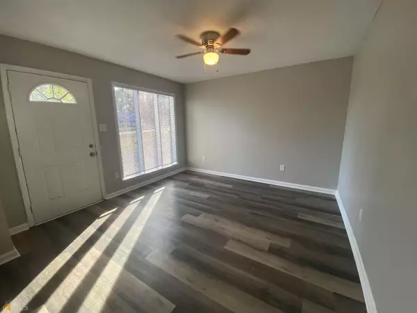 Byron, GA 31008,207 Oakridge DR