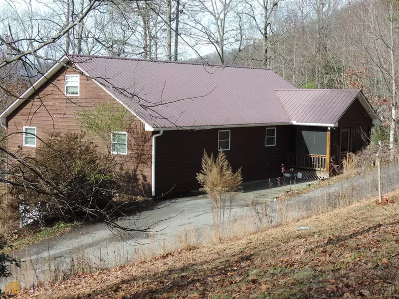 560 Grayce LN, Hiawassee, GA 30546