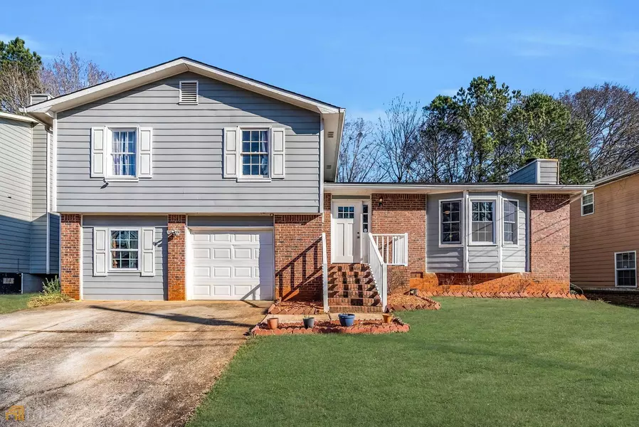 1252 Autumn Hill LN, Stone Mountain, GA 30083