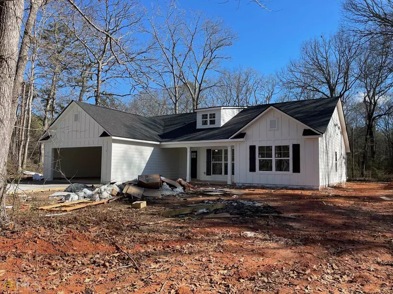 1792 Standing Rock RD, Senoia, GA 30276