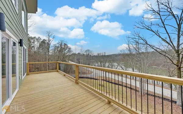 Toccoa, GA 30577,27 Cherokee RD