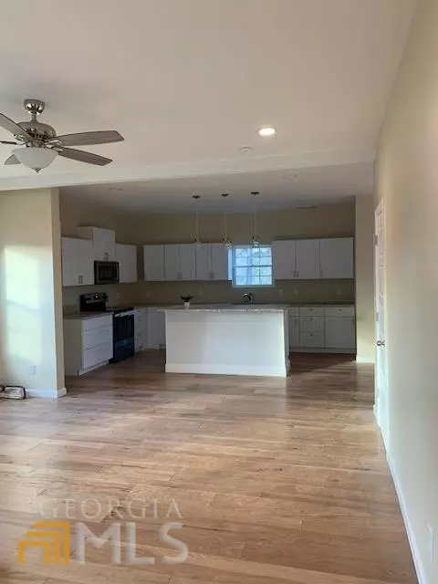 Riverdale, GA 30296,8029 Buffet TRL