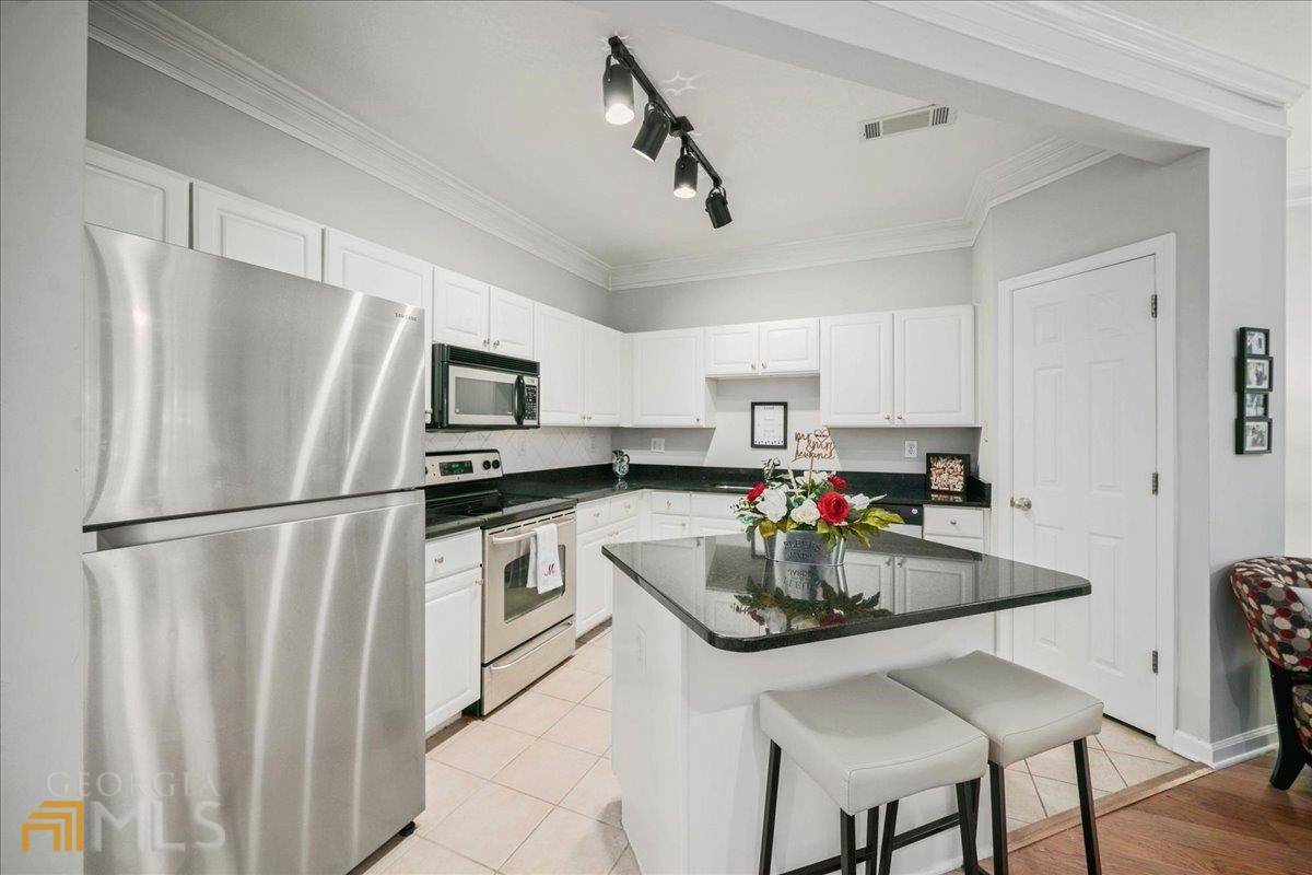 Atlanta, GA 30338,1850 Cotillion DR #1111