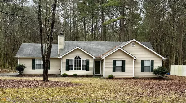 305 Applewood CIR, Newnan, GA 30263