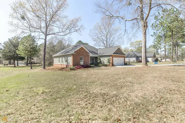 Hawkinsville, GA 31036,9 Oak ST