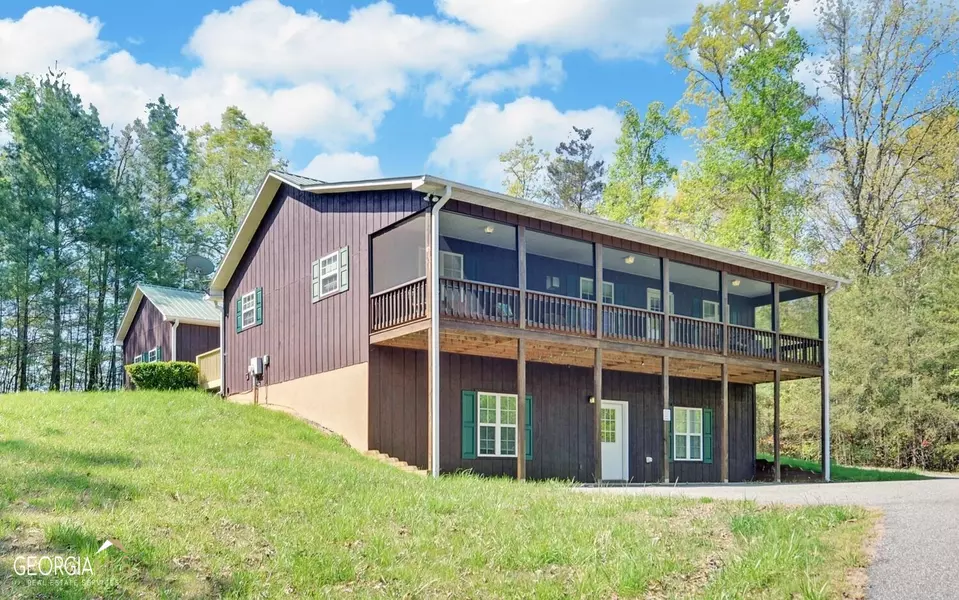562 Grayce LN, Hiawassee, GA 30546