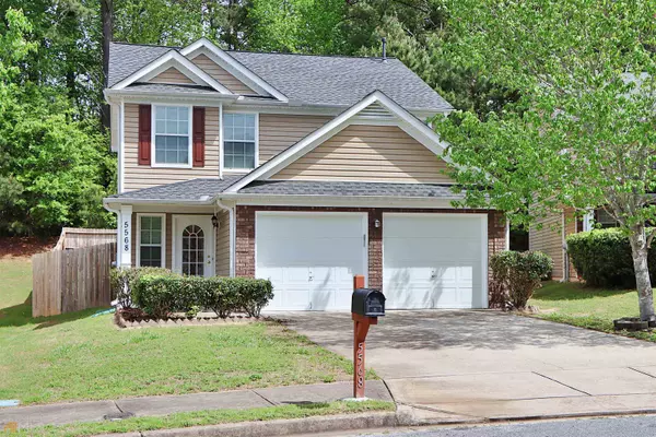5568 Bluegrass DR,  South Fulton,  GA 30349