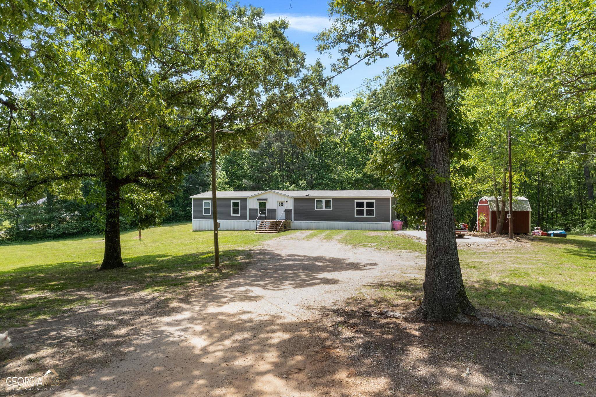 1696 Blount RD,  Jackson,  GA 30233