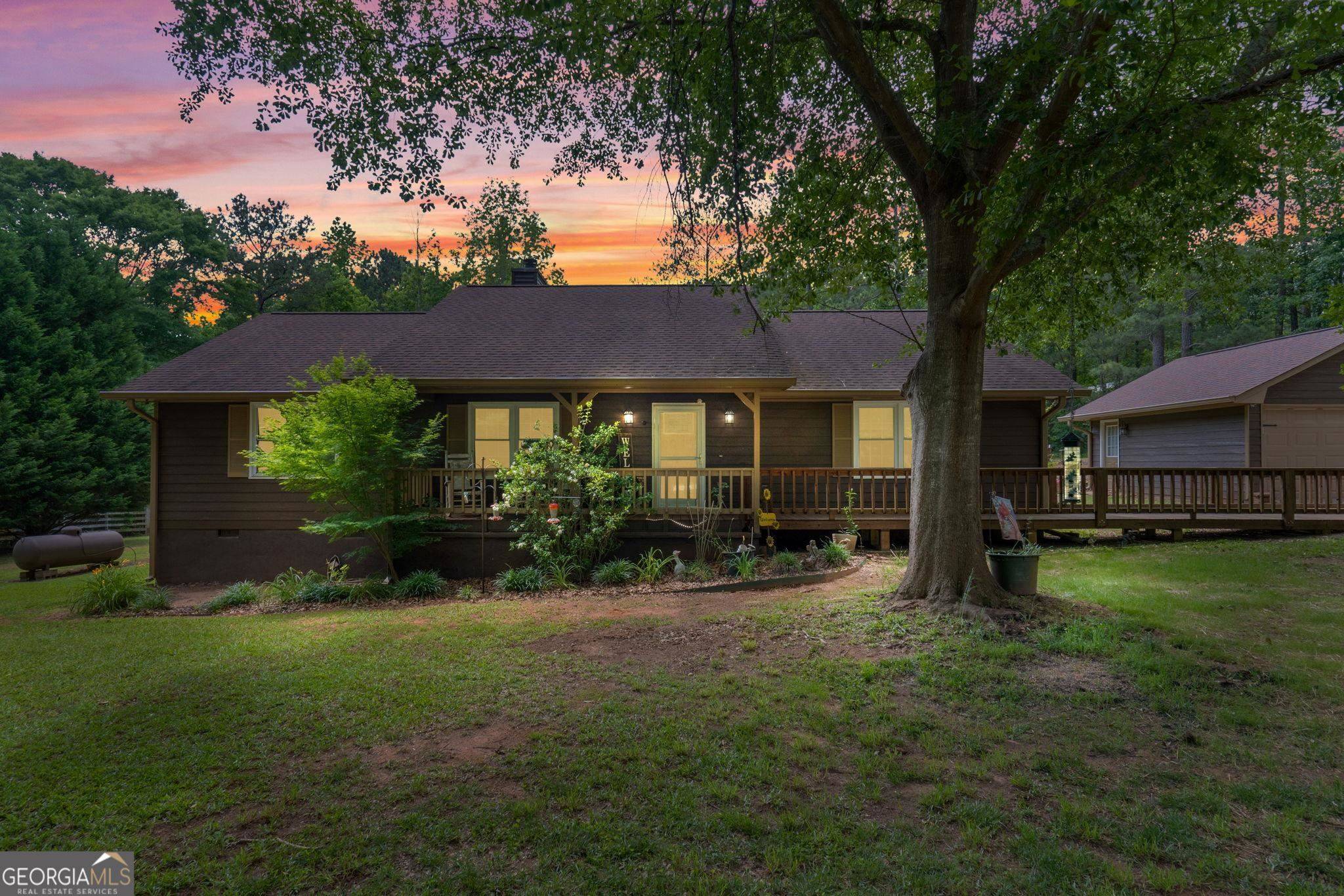 100 Willow Creek DR, Locust Grove, GA 30248