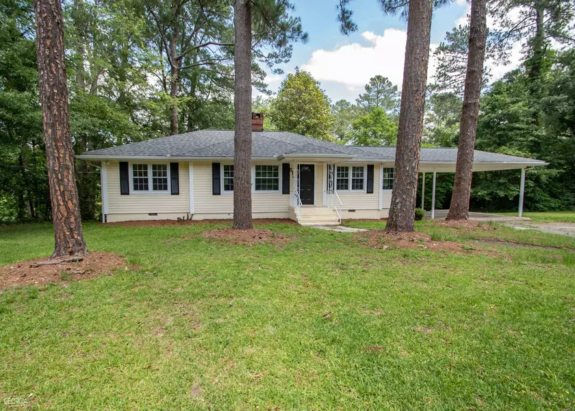 514 College ST, Montezuma, GA 31063