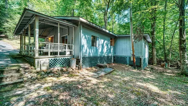 Hiawassee, GA 30546,4438 White Oak DR