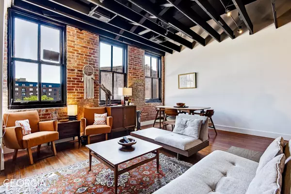 Savannah, GA 31401,122 W Broughton ST #301