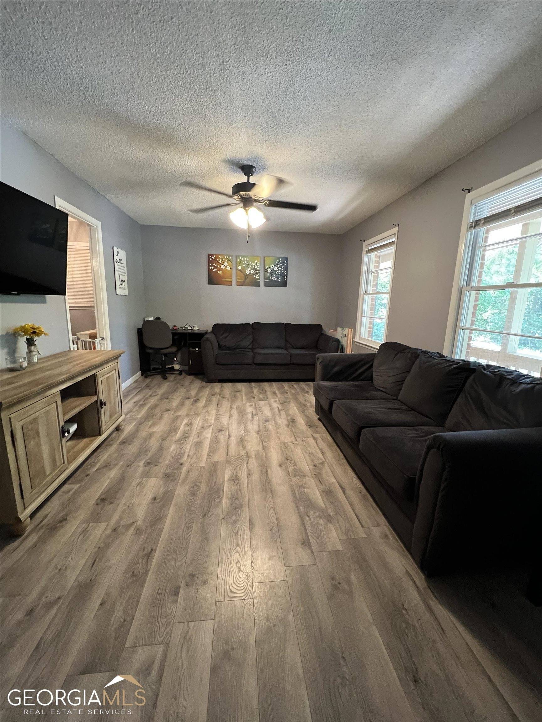 Warner Robins, GA 31088,323 Sterling DR