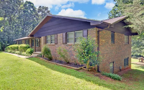 Toccoa, GA 30577,372 Abbey LN